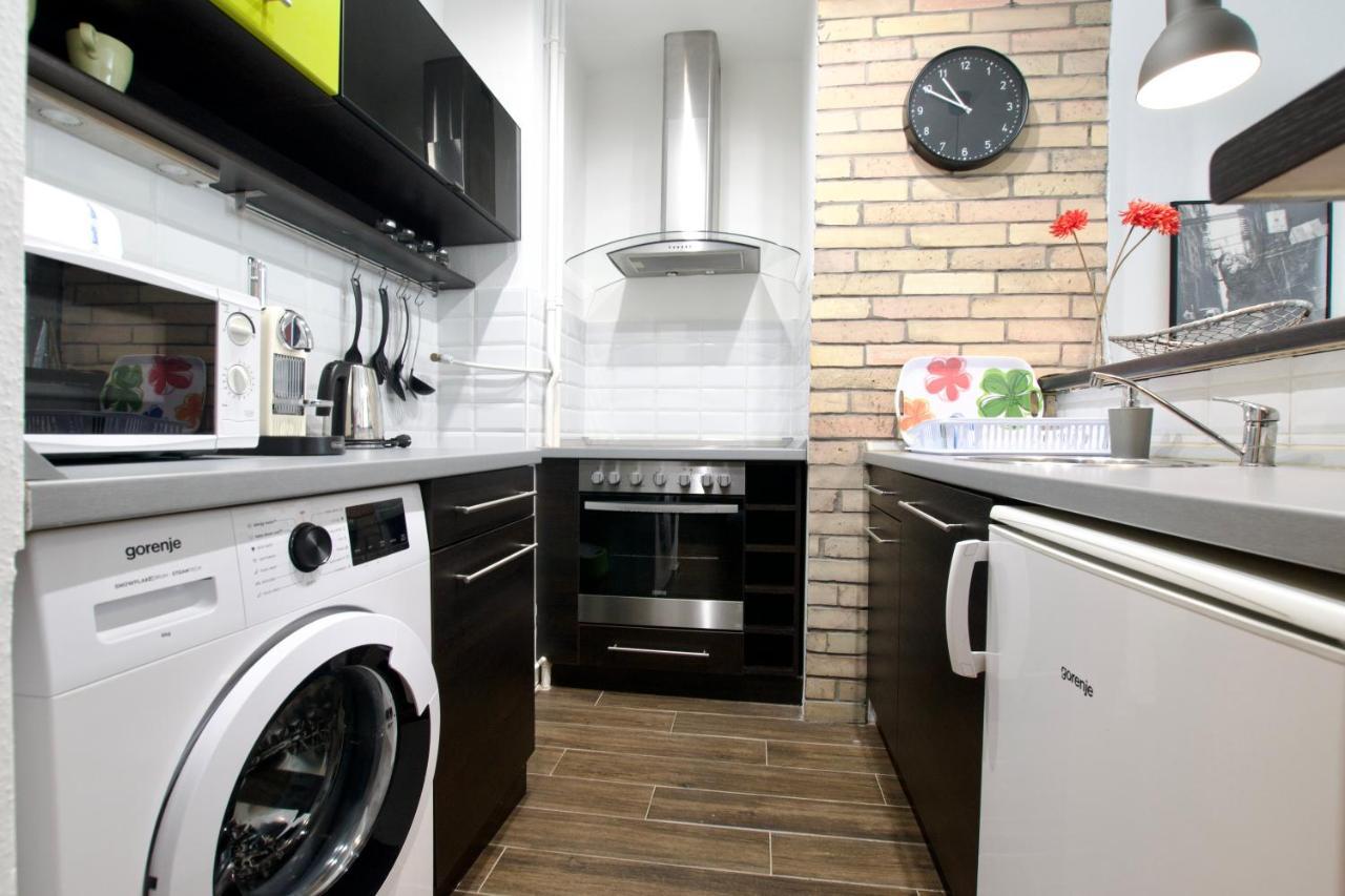 Standard Apartment By Hi5 - Center Of City Center, Budapest